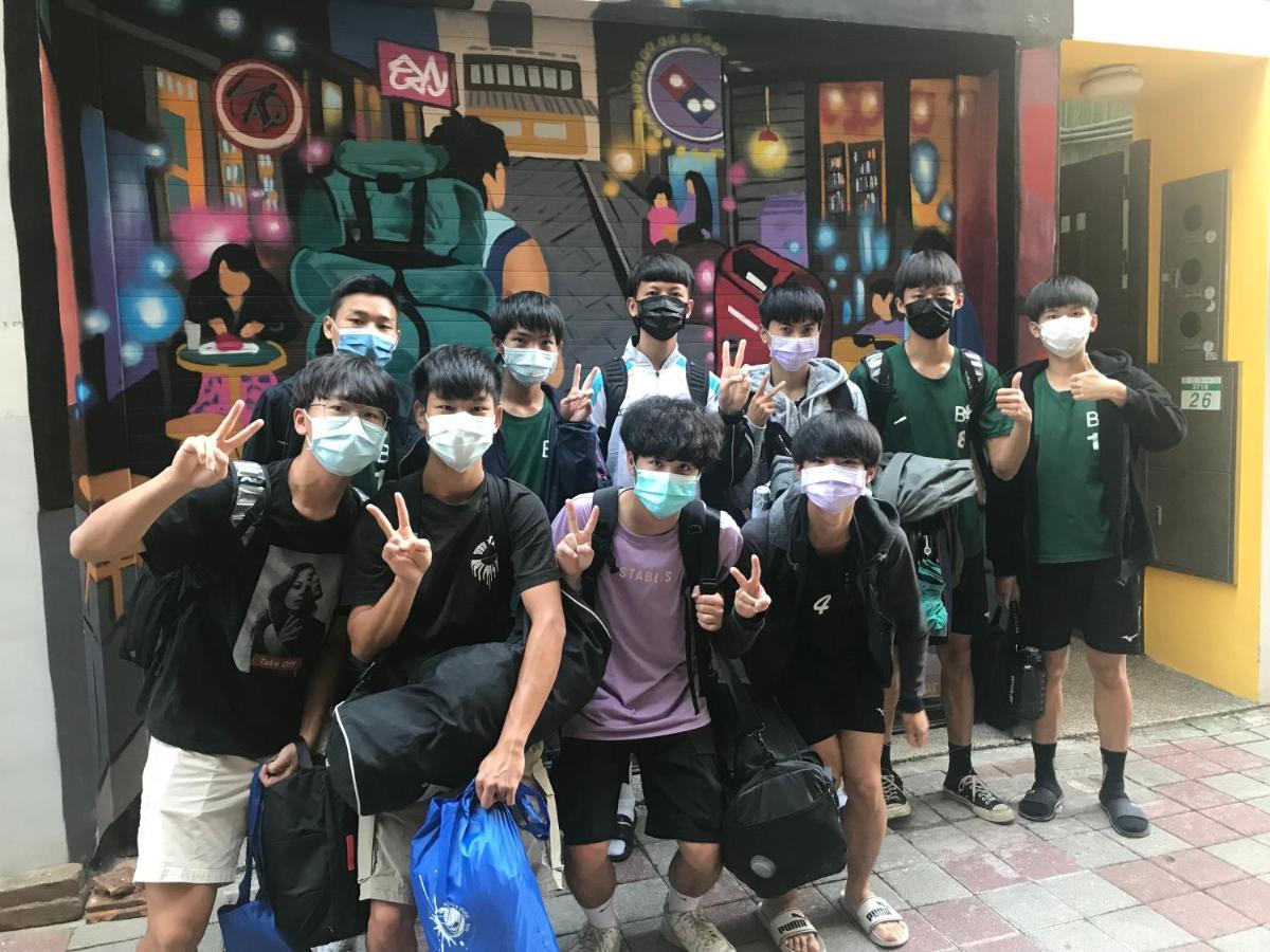 Mydeer Backpacker Hostel Đài Nam Ngoại thất bức ảnh
