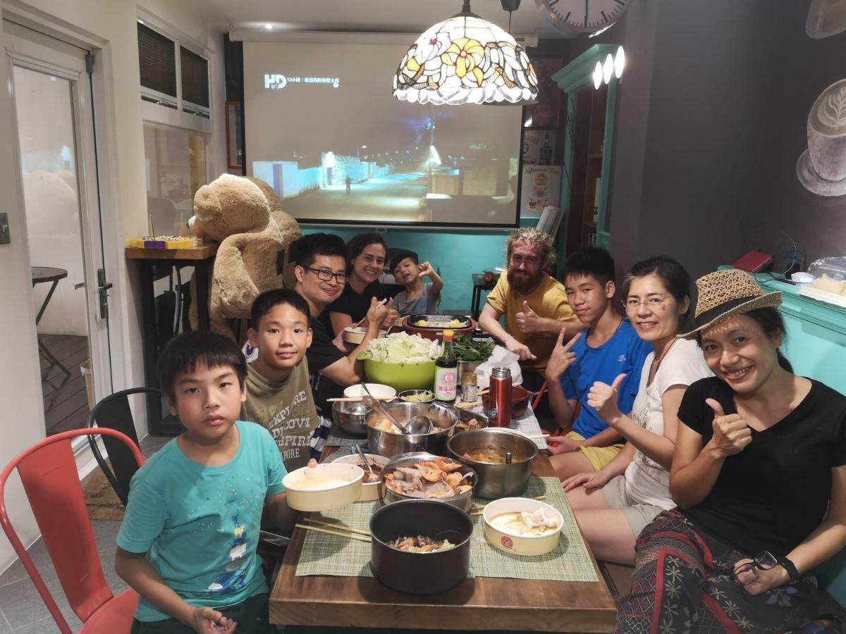 Mydeer Backpacker Hostel Đài Nam Ngoại thất bức ảnh